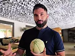 Pam Blonde Aux Gros Seins Se Fait Tartiner Comme Elle Voulait