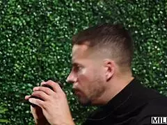 丰满已婚邻家熟女阿维安娜维奥莱特干偷窥邻居