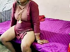 Indian desi padosan bhabhi ki majhedare chudai with rough doggystyle and moaning