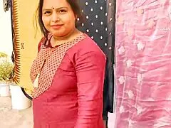 Indian desi padosan bhabhi ki majhedare chudai with rough doggystyle and moaning