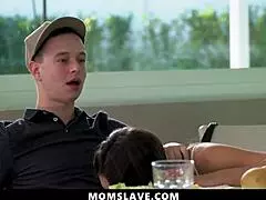 The Stepfamily Having A Freeuse Fuck Session On The Dinner Table - Momslave