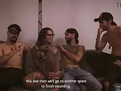 Big butt Colombian model spreads for first anal casting