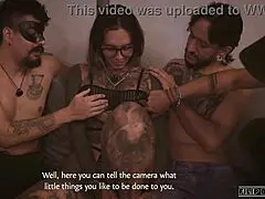 Big butt Colombian model spreads for first anal casting