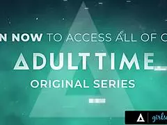 Vzrušená makléřka Alison Rey chycená při masturbaci klientkou milf Serene Siren?