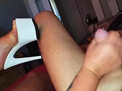 do high heels turn you on in the bedroom