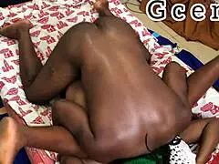 Paar teilt romantischen Missionarsfick