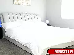 Mature blonde Dee Williams jumps on Rome Majors' huge chocolate