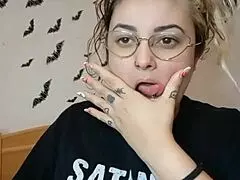Latina chubby milf debuts as the new hairy fetish porn queen
