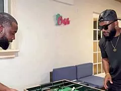 BBC Ace Bigs genjot pantat memek Latina Hina mabuk dalam-dalam