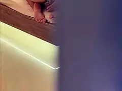 atrapo a mi madrastra nalgona caliente en su habitacion la monto en cowgirl y le saco toda la leche en su tight pussy