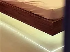 atrapo a mi madrastra nalgona caliente en su habitacion la monto en cowgirl y le saco toda la leche en su tight pussy