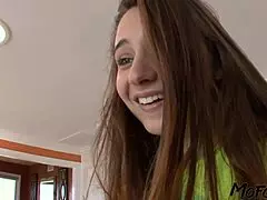 18yo brunette mommy slurps old daddy's sloppy deepthroat cock 😩💦
