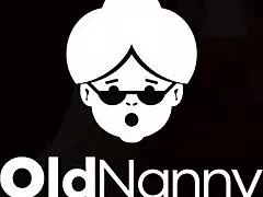 Si představ dva zlobivé zralé Lily May a Savana, jak si prstují oholenné kundy v lesbickém lízání?