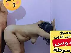 arabian egyptian milf aunty gets her big pussy creampied by lover