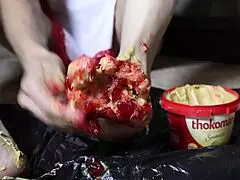 Blonde Bodybuilder Spreads Peanut Butter on Feet for Steamy Footjob Fantasy