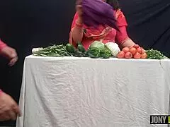 jony darling fucks veggie seller whore doggystyle in open market creampie