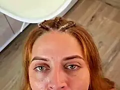 Kurvikas vaimo repii vaatteet isoon anaalivuotoon ja ampuvaan perseeseen