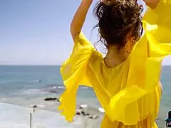 Super Curvy Latina Milf Babe Shows Off Huge Ass And Tits