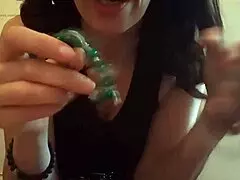 omg italian milf teases smelly feet joi 😍👣💦 wanna stroke to her toes??