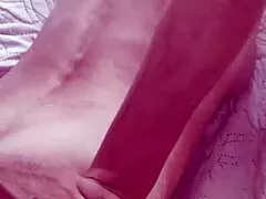 Kaunis vaimo jakaa kotipov anaali doggy lähikuvat höyryävässä koosteessa