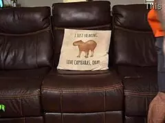 Du tror ikke hva stemor fanger med monsterkuk action?