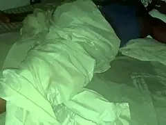 casi me vengo dentro de mi madrastra con ese culo enorme y jugoso