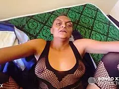 damn that 70 year old granny pussy looks so wet