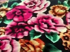 what's this latina madura seeking out on the street?