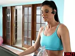 Does Horny Teen Stepdaughter Lick Stepmom India Summer's Pussy Right?