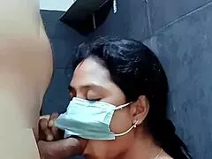 desi boudi rides servant cock hard in bathroom splash