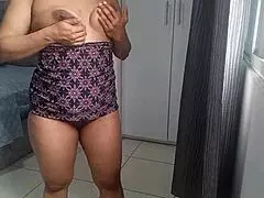 Ama de casa spreads tits and pussy for peeping neighbor?