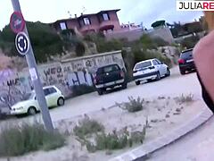 Vieja violada en la playa