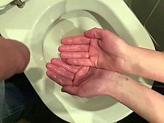 Kink: piss play and bathroom sex