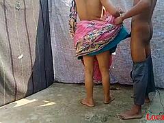 Bhabi's wet Holi saree show