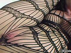 Shanda Fay's steamy fishnet adventure