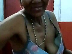 Older woman with big breasts gives a big load of pleasure by sucking and swallowing