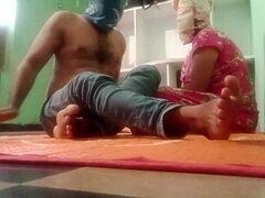 Sloppy mouth and constricted cunt in Indian sex video