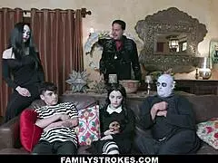 Sexy cougar Audrey Noir bangs teen Kate Bloom in wild fantasy